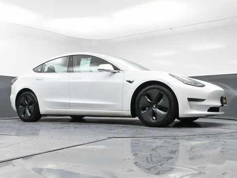 Used 2018 Tesla Model 3 Long Range image 49