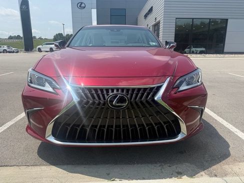 Used 2024 Lexus ES 300h w/ Accessory Package (Z1) FWD image 2