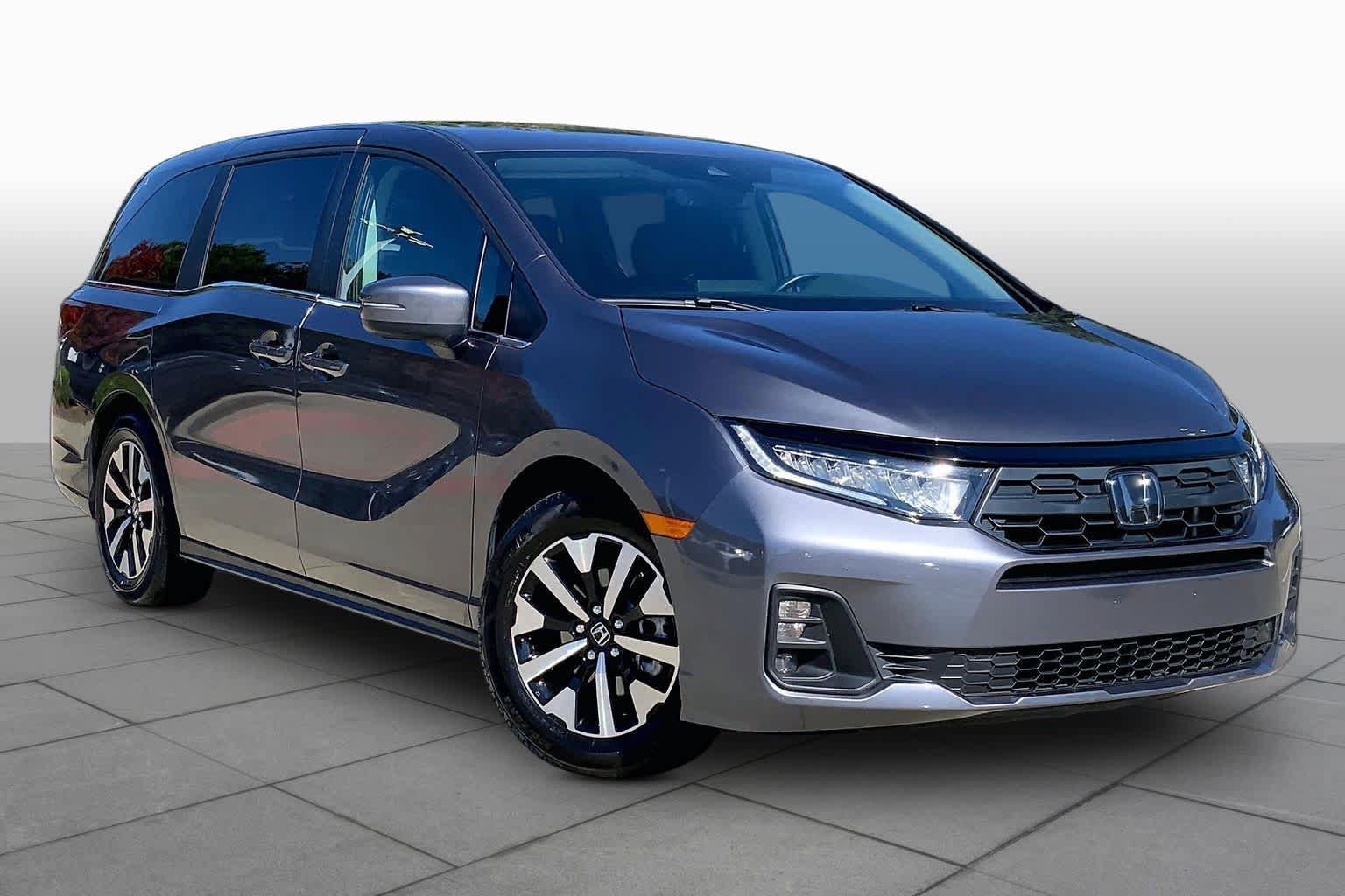 Used 2025 Honda Odyssey EX-L image 3