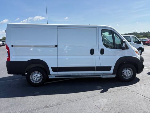 Used 2025 RAM ProMaster 2500 w/ U-Haul Equipment Group FWD image 2