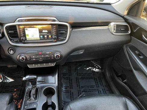 Used 2016 Kia Sorento SX FWD image 40
