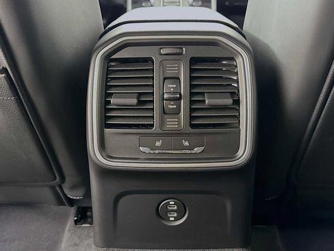 Certified 2026 Porsche Macan AWD/4WD image 26