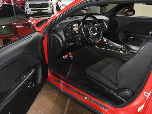 Used 2020 Dodge Challenger SXT image 47