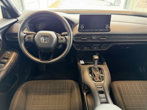 Used 2025 Honda HR-V Sport image 10