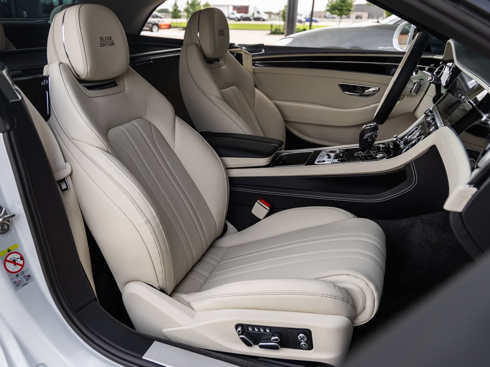 Used 2025 Bentley Continental GTC AWD/4WD image 48