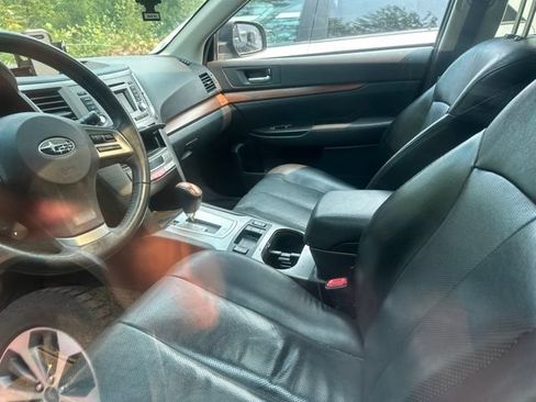 Used 2014 Subaru Outback 3.6R Limited w/ Moonroof Package AWD/4WD image 6