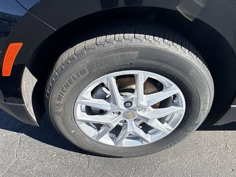 Certified 2024 Chevrolet Equinox LT w/ LPO, Floor Liner Package image 31