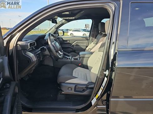 Used 2025 Toyota Tacoma TRD Off-Road AWD/4WD image 18