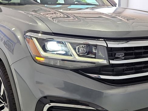 Certified 2023 Volkswagen Atlas SEL Premium AWD/4WD image 6