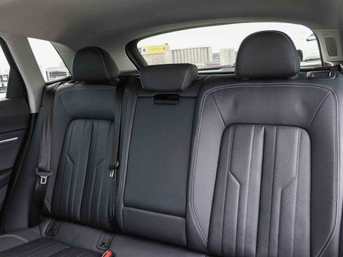 Used 2024 Audi Q8 e-tron Premium Plus image 25