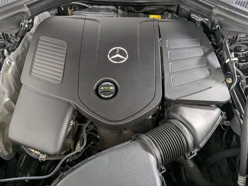 Used 2023 Mercedes-Benz GLC 300 image 9