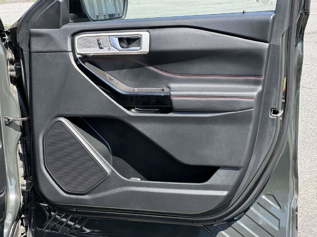 Used 2023 Ford Explorer ST-Line AWD/4WD image 8