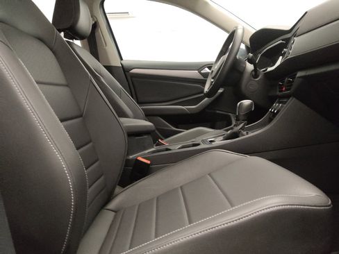 Used 2021 Volkswagen Jetta SE w/ SE Cold Weather Package FWD image 19