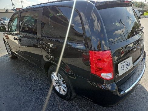 Used 2014 Dodge Grand Caravan SXT FWD image 4