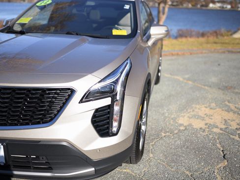 Used 2022 Cadillac XT4 Premium Luxury w/ Enhanced Visibility Package image 8