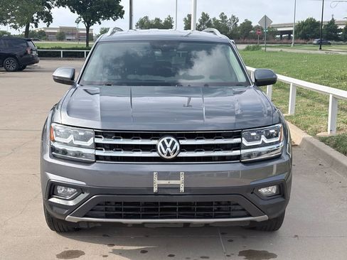 Used 2018 Volkswagen Atlas SE image 2
