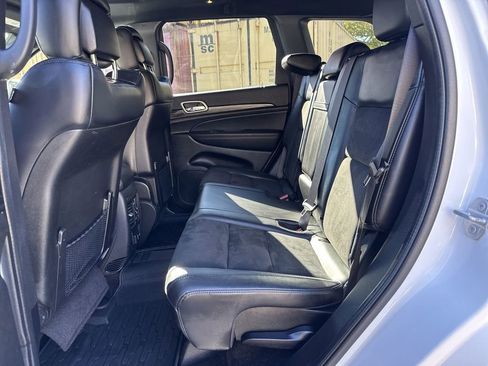 Used 2022 Jeep Grand Cherokee Laredo X image 23