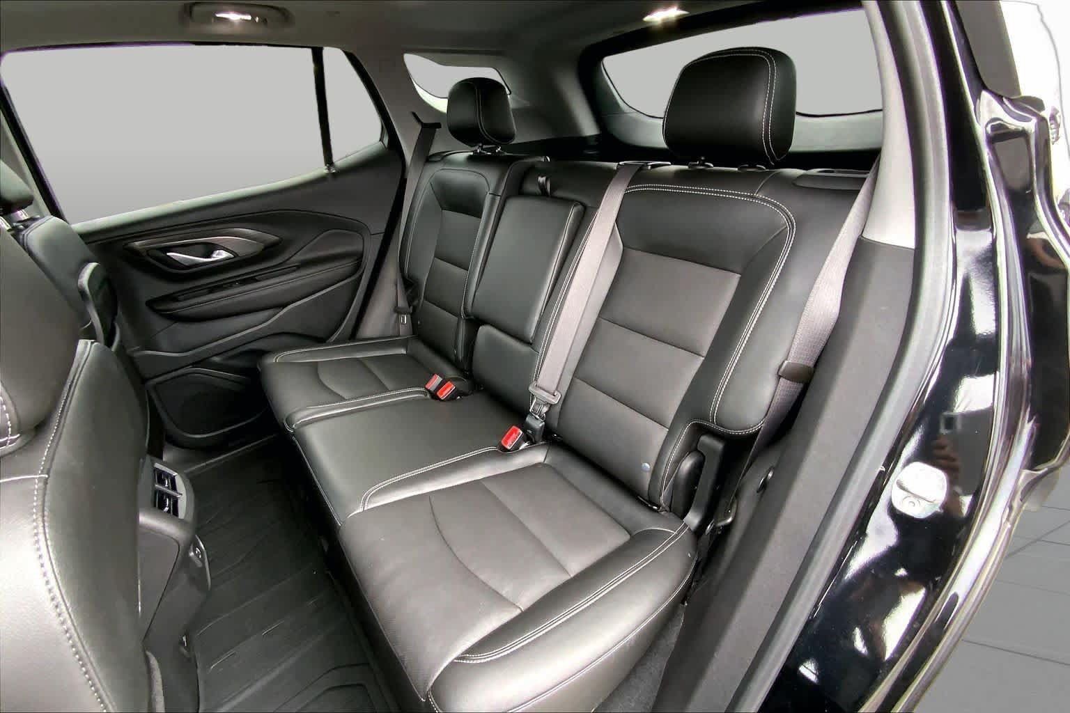 Used 2022 GMC Terrain SLT w/ Infotainment Package II FWD image 18