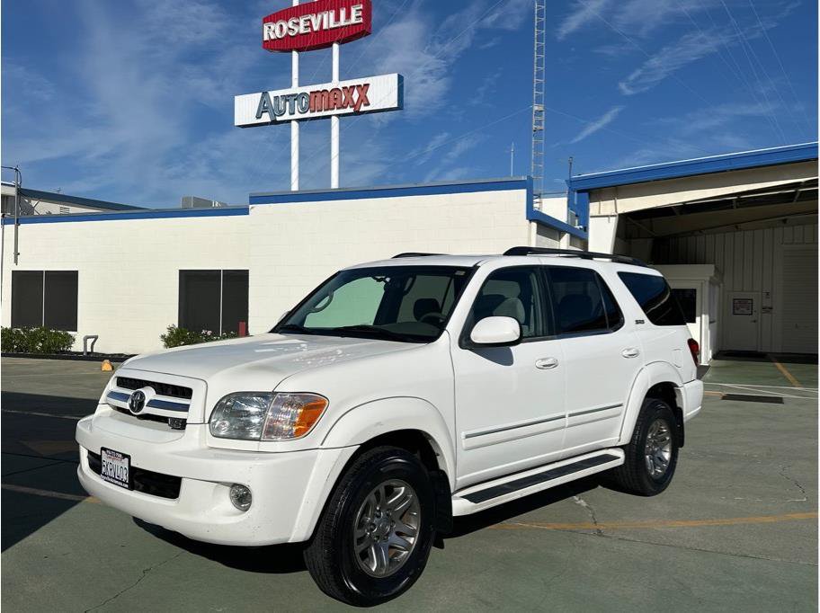 Used 2005 Toyota Sequoia SR5 RWD image 2