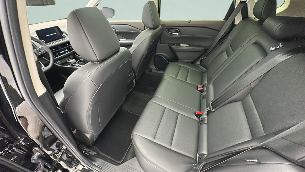 Used 2023 Nissan Rogue SV w/ SV Premium B Package AWD/4WD image 10