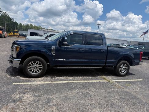 Used 2019 Ford F250 Lariat w/ Lariat Value Package RWD image 4