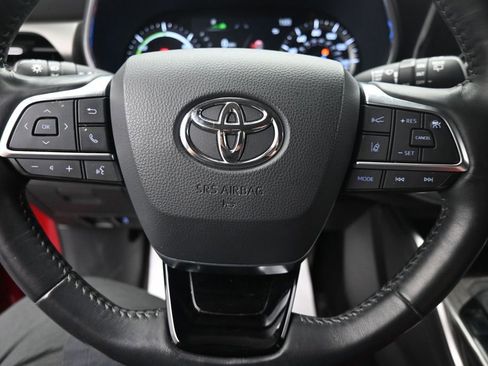 Used 2021 Toyota Highlander Limited AWD/4WD image 16