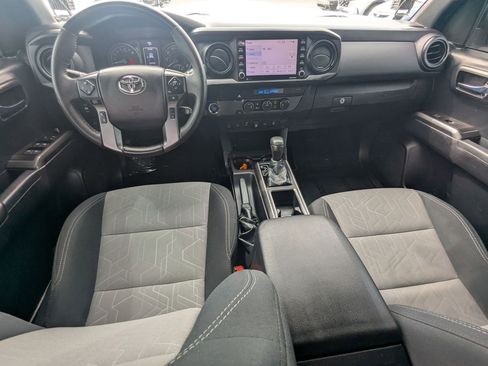 Used 2021 Toyota Tacoma TRD Sport w/ Technology Package RWD image 28