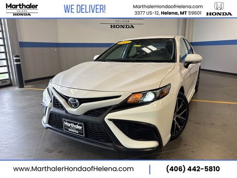 Used 2022 Toyota Camry SE image 1