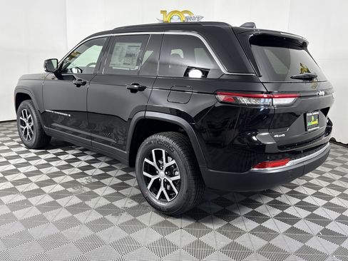 New 2025 Jeep Grand Cherokee Limited w/ Trailer Tow Package AWD/4WD image 6