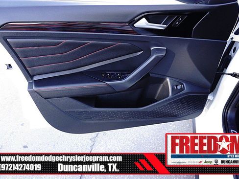 Used 2024 Volkswagen Jetta GLI 40th Anniversary Edition image 39