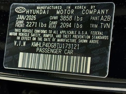 New 2026 Hyundai Elantra Limited FWD image 17