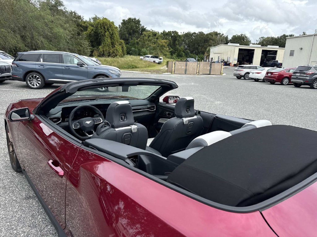 Used 2025 Ford Mustang Premium RWD image 12