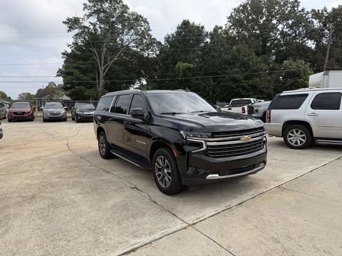 Used 2023 Chevrolet Suburban LT RWD image 7