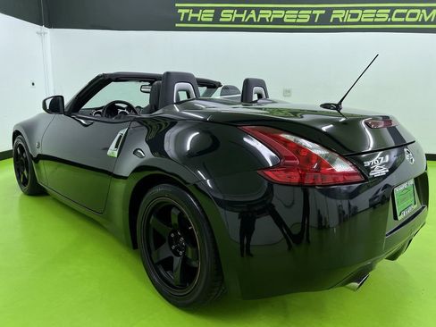 Used 2012 Nissan 370Z Touring RWD image 7