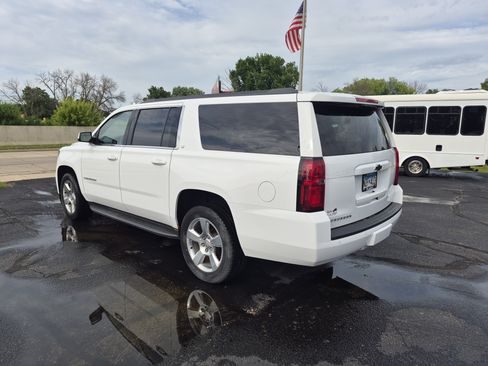 Used 2016 Chevrolet Suburban LT w/ Luxury Package AWD/4WD image 6