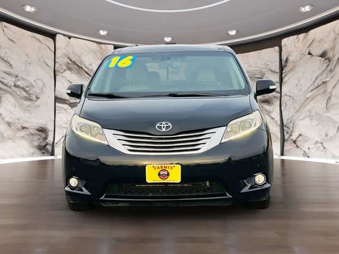 Used 2016 Toyota Sienna Limited Premium image 2