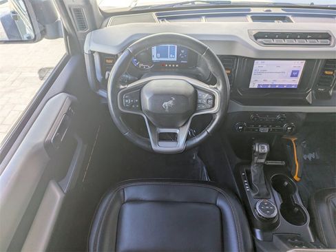 Used 2023 Ford Bronco Badlands w/ Sasquatch Package image 16