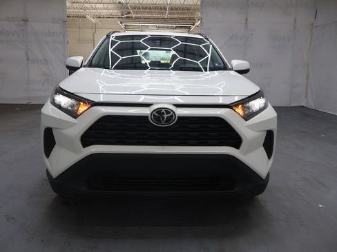 Used 2021 Toyota RAV4 LE FWD image 2