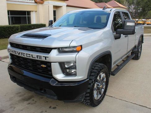 Used 2021 Chevrolet Silverado 2500 Custom w/ Custom Value Package image 8