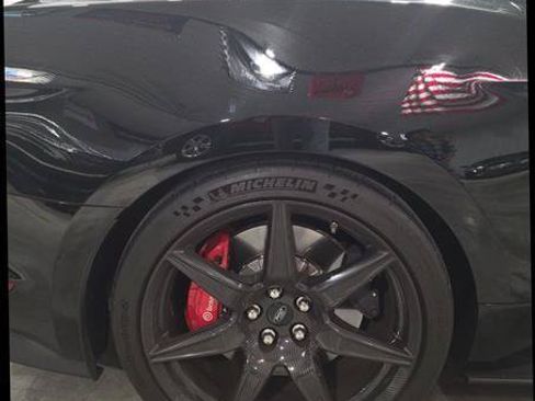 Used 2021 Ford Mustang Shelby GT500 w/ Carbon Fiber Track Pack RWD image 6