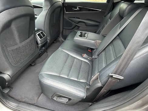 Used 2019 Kia Sorento EX FWD image 24