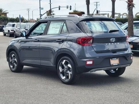 New 2026 Hyundai Venue SEL FWD image 3