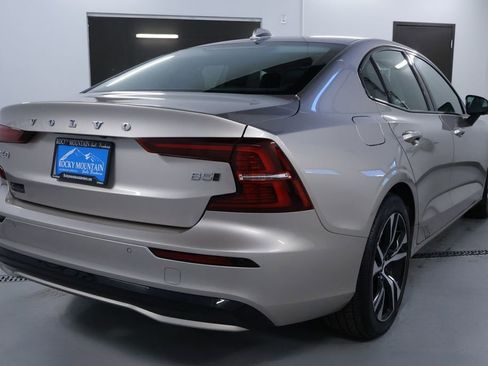 Used 2024 Volvo S60 B5 Core image 7