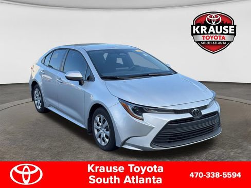 Used 2025 Toyota Corolla LE FWD image 1