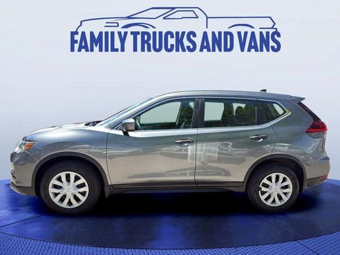 Used 2018 Nissan Rogue S FWD image 2