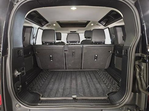 Used 2024 Land Rover Defender 110 S image 6