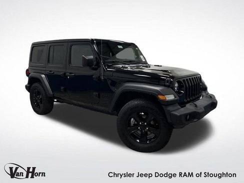 Used 2022 Jeep Wrangler Unlimited Sport image 1