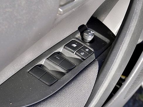 Used 2022 Toyota Corolla LE FWD image 23