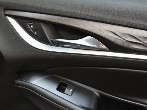 Used 2023 Buick Enclave Avenir image 12