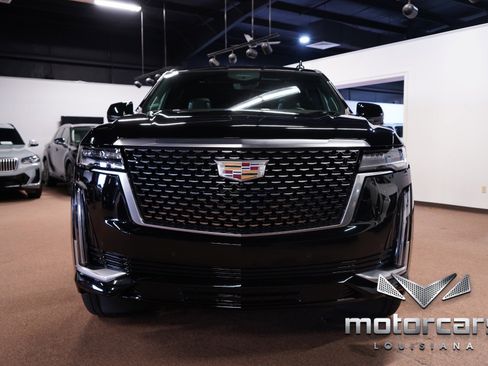 Used 2022 Cadillac Escalade ESV Premium Luxury w/ Performance Package image 2